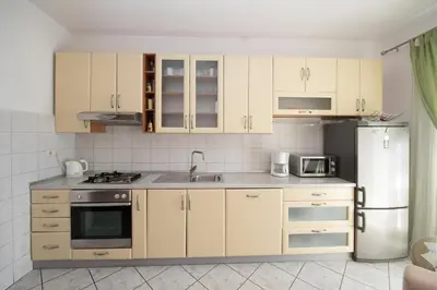 Kuhinja ili čajna kuhinja u objektu Apartment Brela 16603b