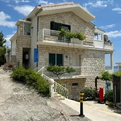 Apartments Tom