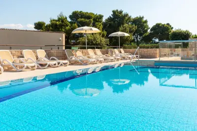 Bazen u objektu Aminess Vival Velaris Resort ili u blizini