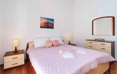 Krevet ili kreveti u jedinici u objektu 2 Bedroom Amazing Apartment In Slime