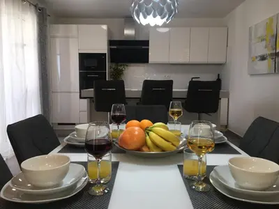 Kuhinja ili čajna kuhinja u objektu HOLIDAY HVAR lux