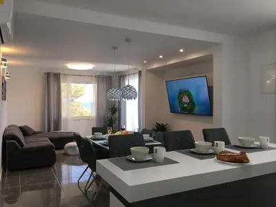 TV i/ili zabavni centar u objektu HOLIDAY HVAR lux