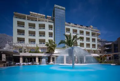 Bazen u objektu Hotel Park Makarska ili u blizini
