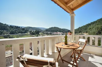 Pogled na planine ili pogled na planine iz apartmana