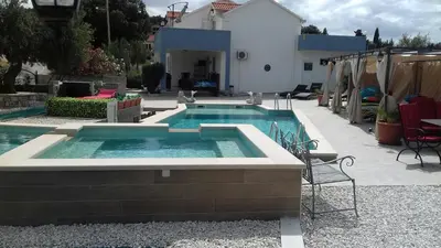 Bazen u objektu Villa Tamara,3 heated Pools, Entire Villa for sole use ili u blizini