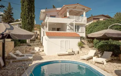 Bazen u objektu Stunning Home In Vrboska With Kitchen ili u blizini
