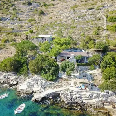 Secluded fisherman's cottage Cove Spiljice