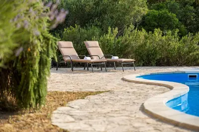 Bazen u objektu Hvaretta villas with private pools ili u blizini