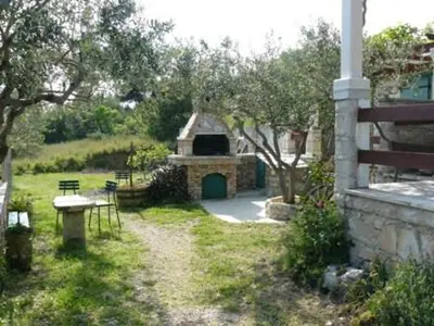 Vrt u objektu Holiday home Ivan Bol