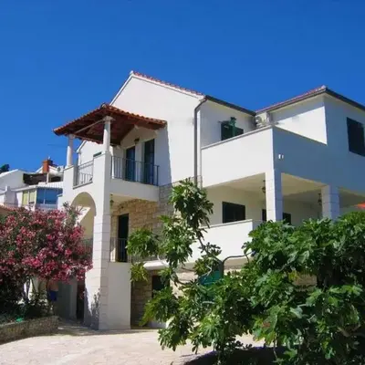 Apartments by the sea Postira