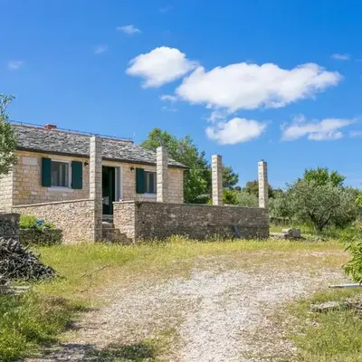 Secluded house with a parking space Supetar