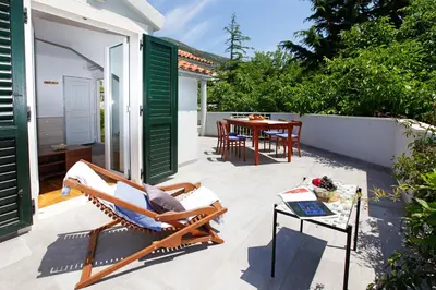 Popločani dio dvorišta ili vanjski dio objekta Superb penthouse Luna