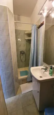 Kupaonica u objektu Apartments Jurić - 1 A studio apartment with a view