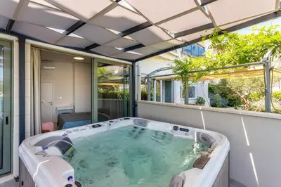 Tlocrt objekta Luxury Apartment with Hot Tub
