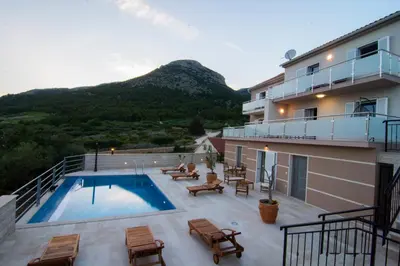 Pogled na planine ili pogled na planine iz apartmana