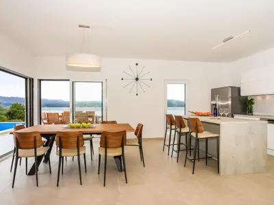 Kuhinja ili čajna kuhinja u objektu Holiday Home Jakša by Interhome