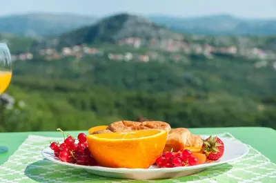 Hrana u apartmanu ili u blizini