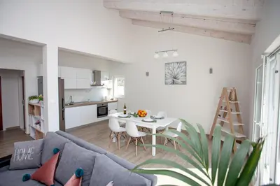 Kuhinja ili čajna kuhinja u objektu Luxury Sea View Apartment