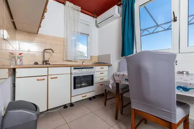 Kuhinja ili čajna kuhinja u objektu Apartments by the sea Duce, Omis - 2758