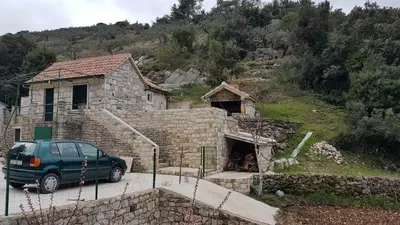 Zgrada u kojoj se nalazi vikendica