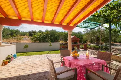 Vrt u objektu Apartments with parking space Supetar, Brac - 16923