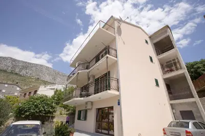 Pogled na planine ili pogled na planine iz apartmana