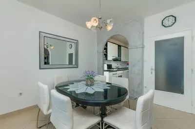 Kuhinja ili čajna kuhinja u objektu Apartment Marijana