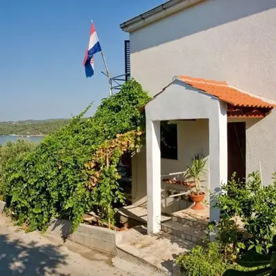 Apartment Goran