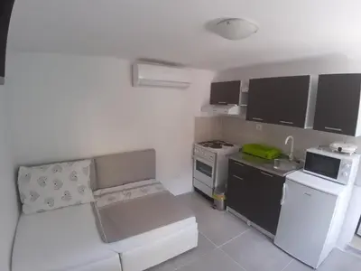 Kuhinja ili čajna kuhinja u objektu Belindas Place