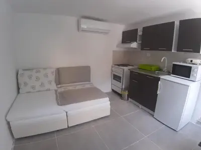 Kuhinja ili čajna kuhinja u objektu Belindas Place