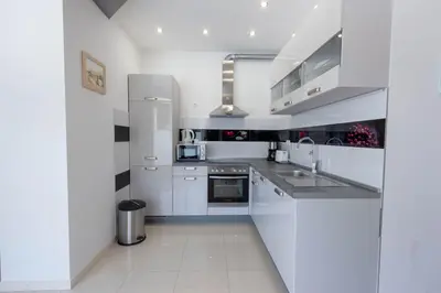 Kuhinja ili čajna kuhinja u objektu Apartman Dora