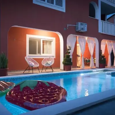 Villa J&J Apartments Residence with Swimming pool