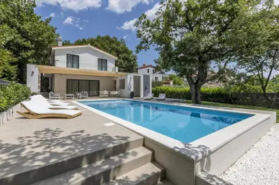 Bazen u objektu Villa VENTURA with private 45 sqm swimming pool, 4 bedrooms, gym, game room ili u blizini