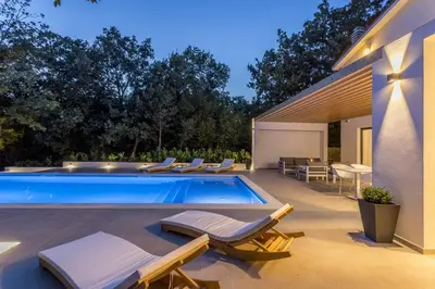 Bazen u objektu Villa VENTURA with private 45 sqm swimming pool, 4 bedrooms, gym, game room ili u blizini