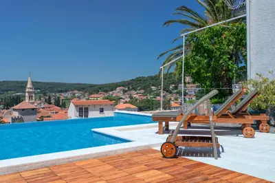 Bazen u objektu Villa ToTa Glamur ili u blizini