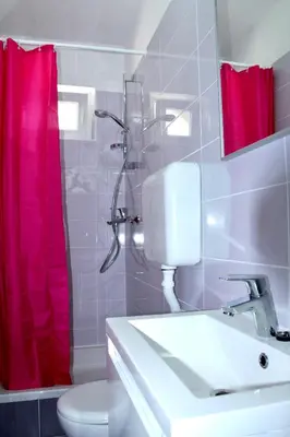 Kupaonica u objektu Apartments Nikola Stipišić