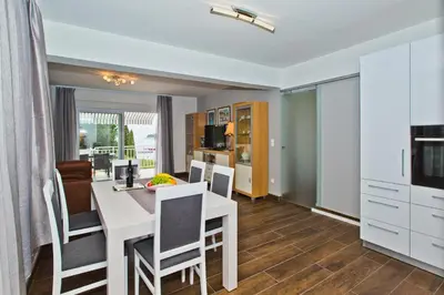 Kuhinja ili čajna kuhinja u objektu Apartments Grgo