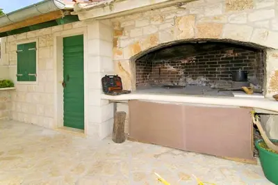 Tlocrt objekta Charming Villa in Pučišća + Pool