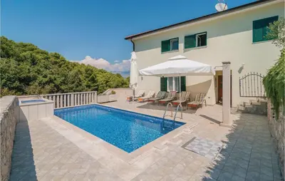 Bazen u objektu Amazing Home In Supetar ili u blizini