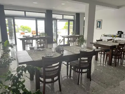 Restoran ili neka druga zalogajnica u objektu Dela