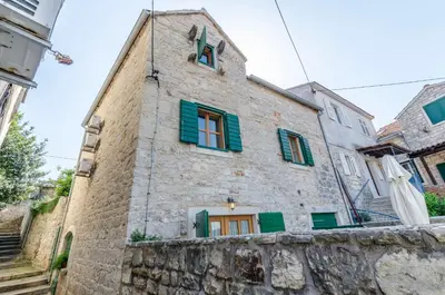 Zgrada u kojoj se nalazi apartman