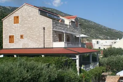 Pogled na planine ili pogled na planine iz apartmana