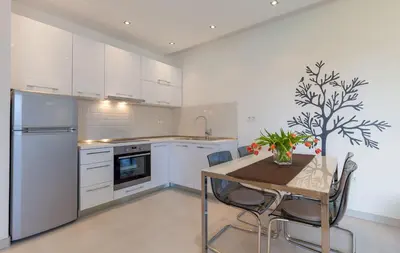 Kuhinja ili čajna kuhinja u objektu Azalea A1