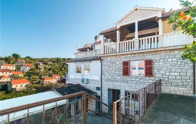 Balkon ili terasa u objektu 1 Bedroom Lovely Apartment In Splitska