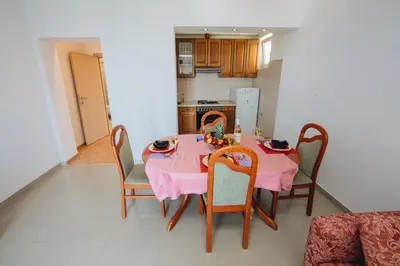 Kuhinja ili čajna kuhinja u objektu Apartments Mateo