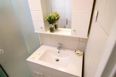 Kupaonica u objektu Apartmani Šantić