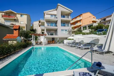 Bazen u objektu Villa Azalea apartments A3 ili u blizini