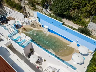 Bazen u objektu Villa Višnja Prestige ili u blizini