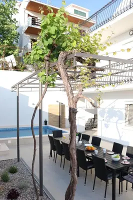 Popločani dio dvorišta ili vanjski dio objekta Villa Marante with heated private pool