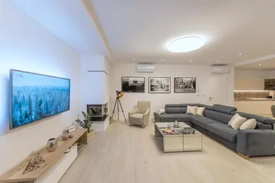 TV i/ili zabavni centar u objektu Villa Kuk with heated salt water pool - Makarska